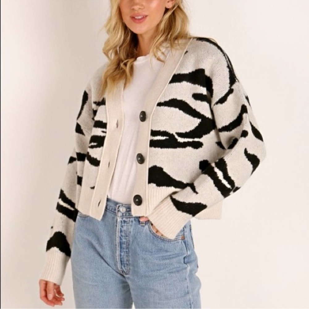 LNA Ivory Tiger Zebra Boxy V-Neck Cardigan Knitted Sweater SZ XS
